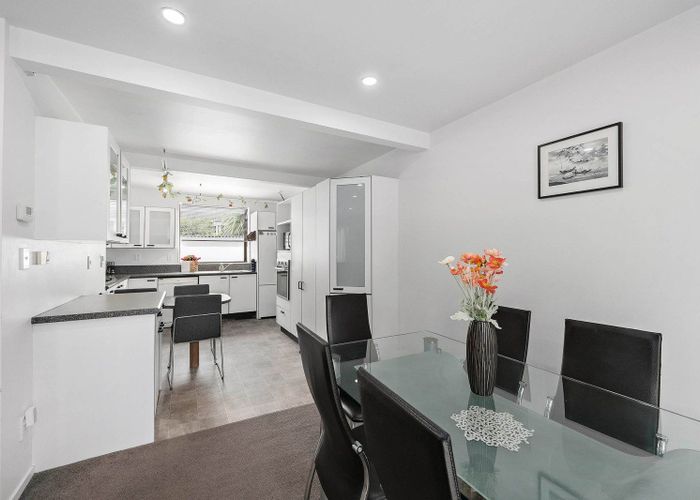  at 3 Eagle Street, Karori, Wellington, Wellington