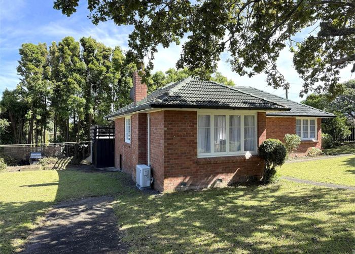  at 7 Vodanovich Road, Te Atatu South, Waitakere City, Auckland