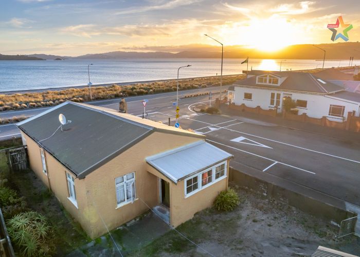  at 217 The Esplanade, Petone, Lower Hutt