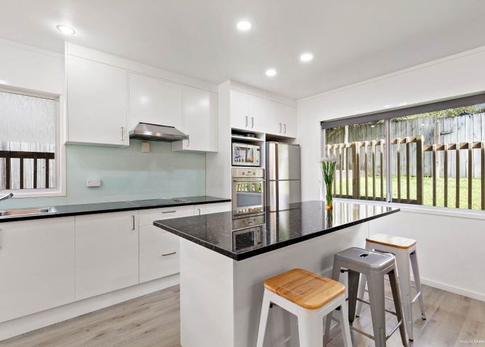  at 1/3 Holt Avenue, Torbay, Auckland