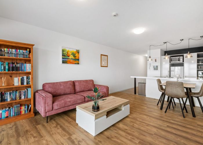  at 4/270 Onewa Road, Birkenhead, Auckland
