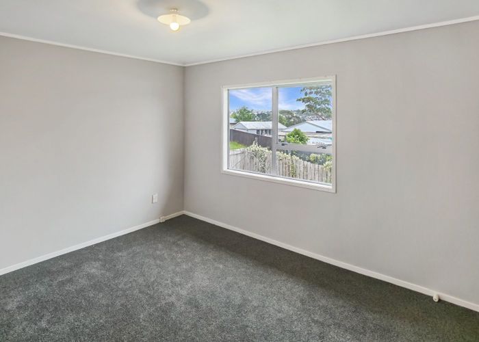  at 5 Flaunty Place, West Harbour, Waitakere City, Auckland