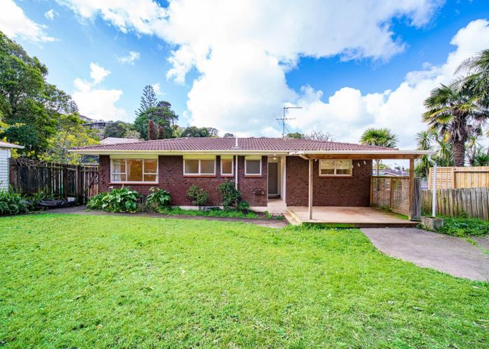  at 8 Newstead Avenue, Browns Bay, North Shore City, Auckland