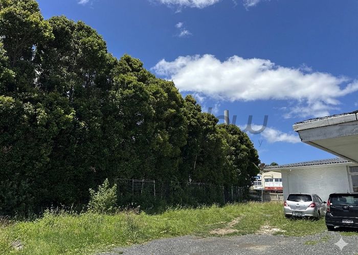  at 1215 Dominion Road, Mount Roskill, Auckland City, Auckland