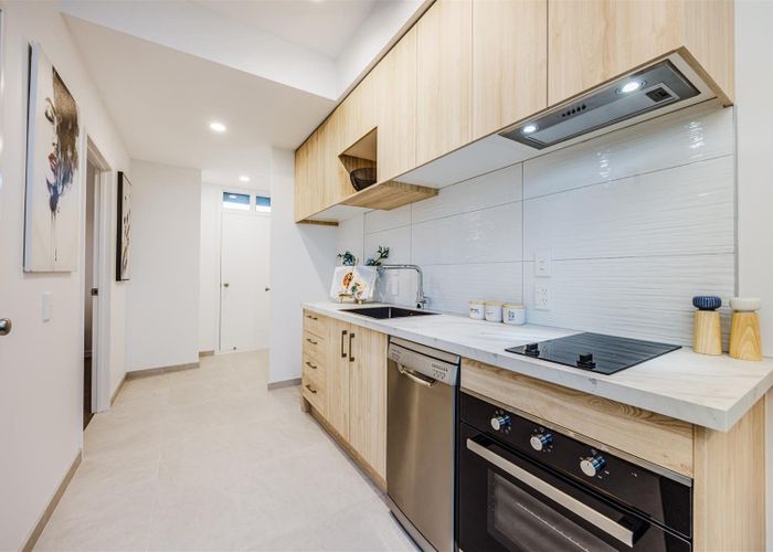  at 66/2 Armoy Drive, Dannemora, Manukau City, Auckland