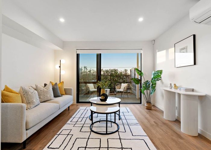  at 7/35 Garadice Road, Rothesay Bay, North Shore City, Auckland