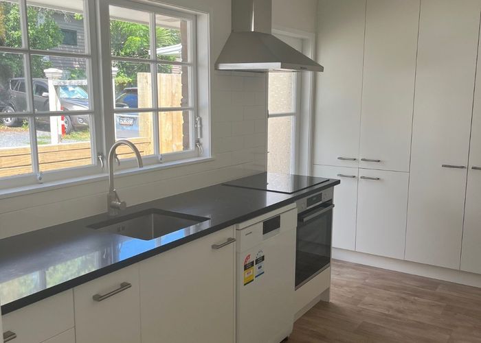  at 2/32 Wairiki Road, Mount Eden, Auckland