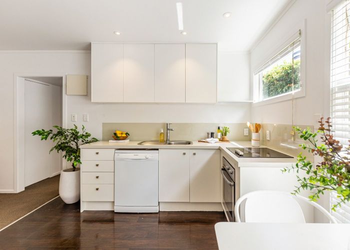  at 2/2 Westwood Terrace, Saint Marys Bay, Auckland City, Auckland