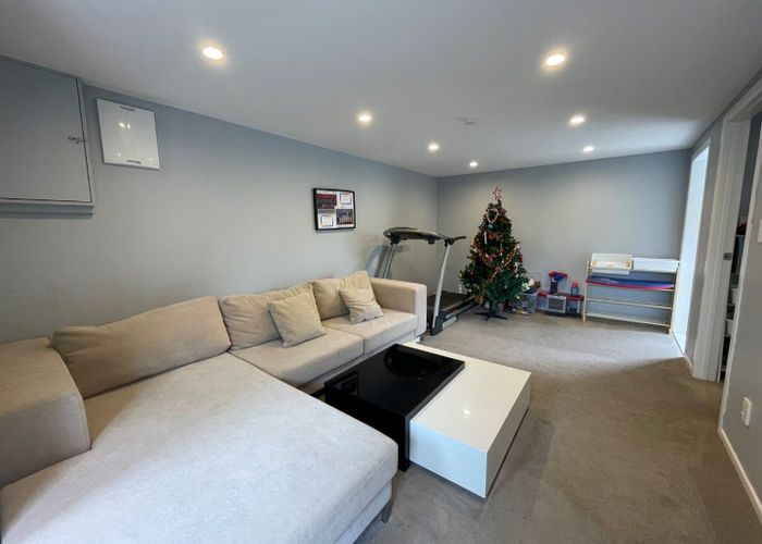  at 6 Hiwihau Place, Glenfield, North Shore City, Auckland