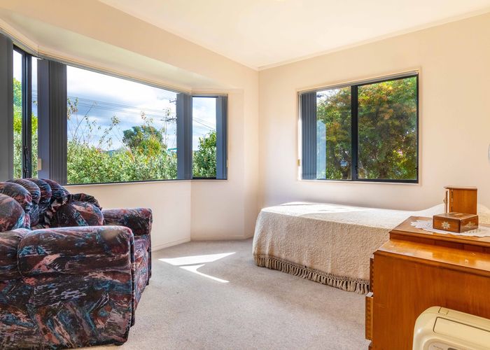  at 38 Awaroa Road, Sunnyvale, Auckland