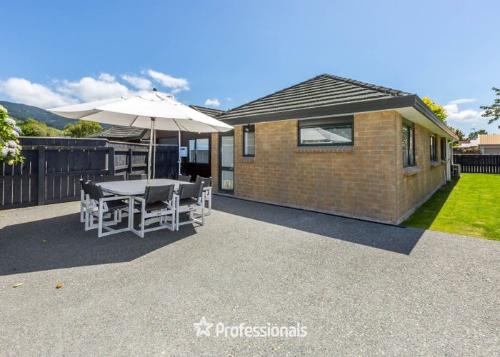  at 2 Bathurst Street, Heretaunga, Upper Hutt, Wellington