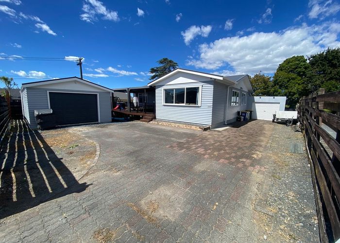  at 285 Royal Road, Massey, Auckland