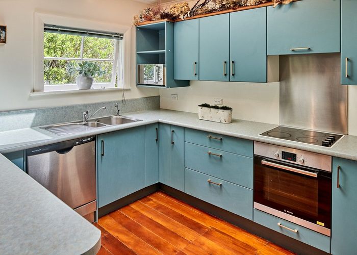  at 39 Cluny Road, Plimmerton, Porirua