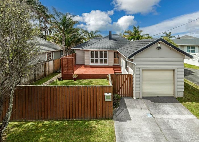  at 9 Merton Ave, Glenfield, North Shore City, Auckland