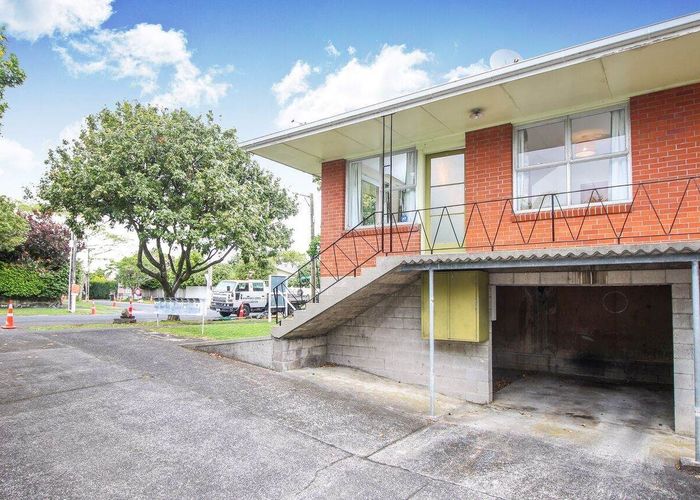  at 1/15 Matipo Street, Mount Eden, Auckland City, Auckland