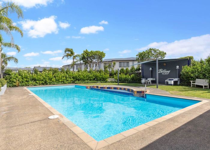  at 42/2 Armoy Drive, East Tamaki, Manukau City, Auckland