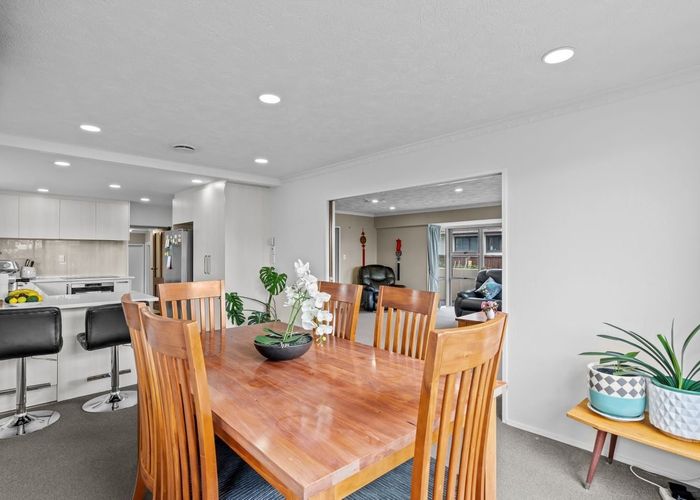  at 207 Maidstone Road, Avonhead, Christchurch City, Canterbury