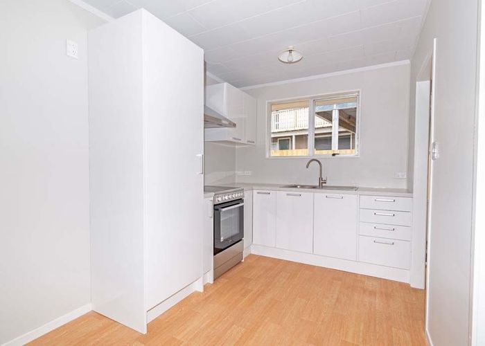  at 2/63 Zita Maria Drive, Massey, Waitakere City, Auckland