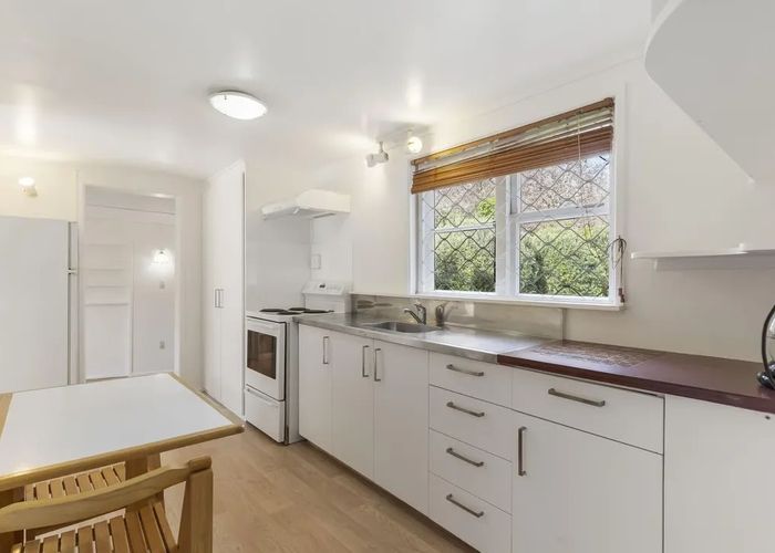  at 22 Larsen Road, Panmure, Auckland