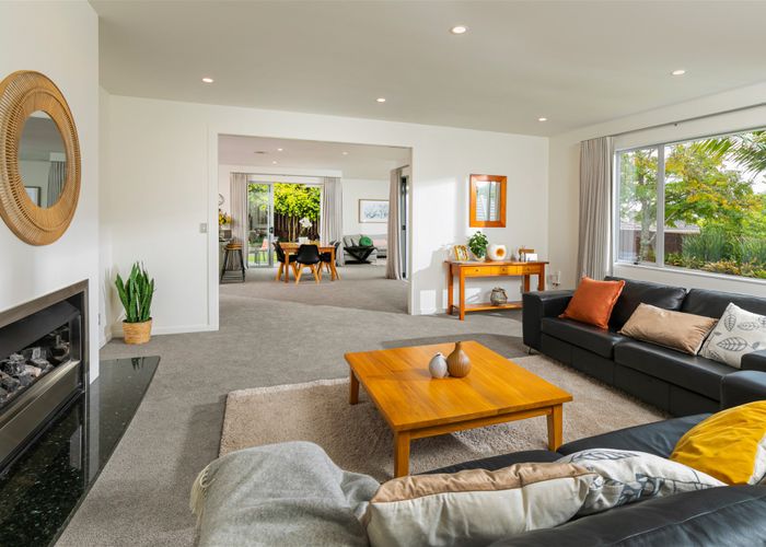 at 23 George Deane Place, Greenhithe, Auckland