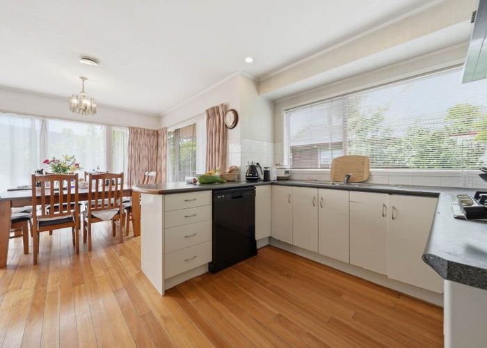  at 201 Fisher Parade, Farm Cove, Manukau City, Auckland