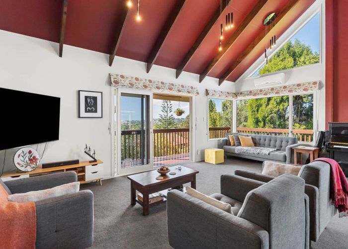  at 14 Longfellow Parade, Glen Eden, Waitakere City, Auckland