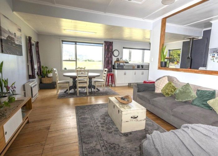  at 8 La Fontaine Road, Harihari, Westland, West Coast