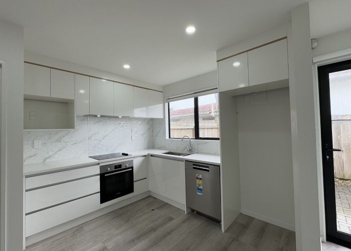  at 2/30 Arnwood Street, Manurewa, Manukau City, Auckland