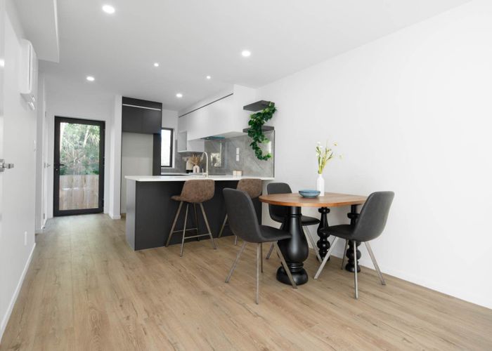  at 16 Reynella Drive, Massey, Waitakere City, Auckland