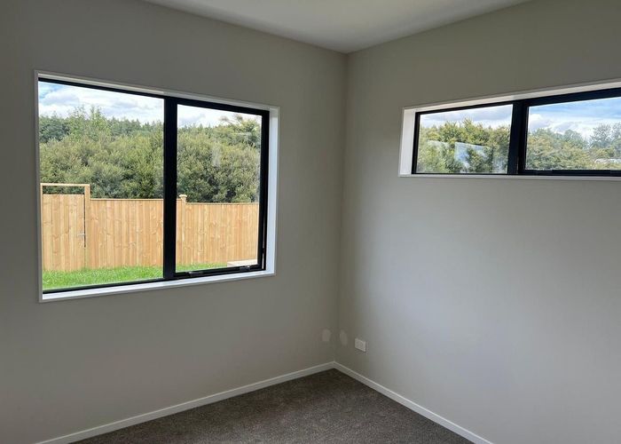  at 32A Castlebane Drive, Flat Bush, Manukau City, Auckland