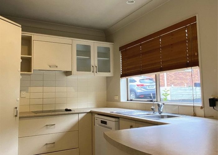  at 4/10 Ridge Road, Howick, Auckland