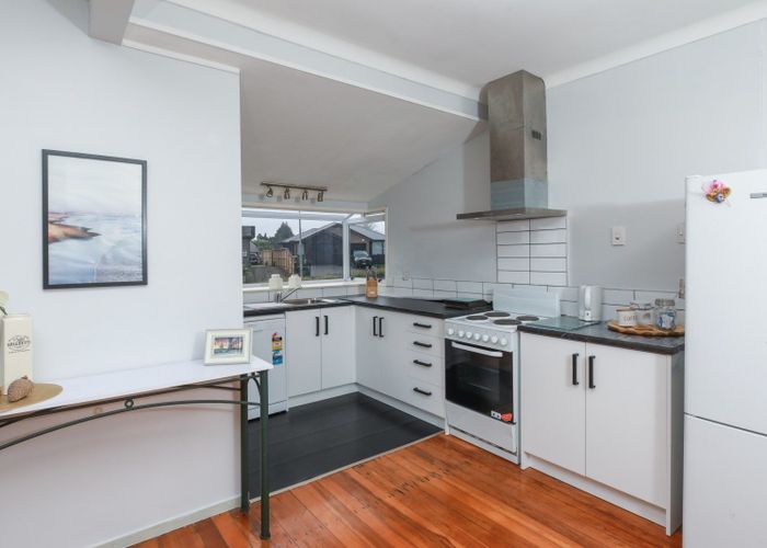  at 17 Mitcham Avenue, Forest Lake, Hamilton