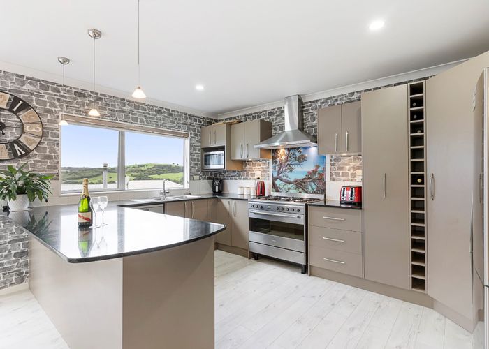  at 21 Kotanui Avenue, Army Bay, Whangaparaoa