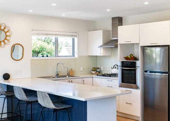  at 4 Marina View, Paremata, Porirua, Wellington