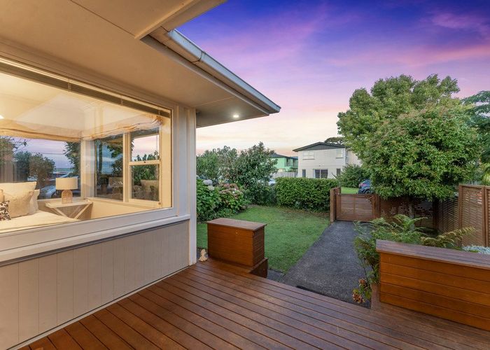  at 1/5 Dudding Avenue, Northcote, North Shore City, Auckland