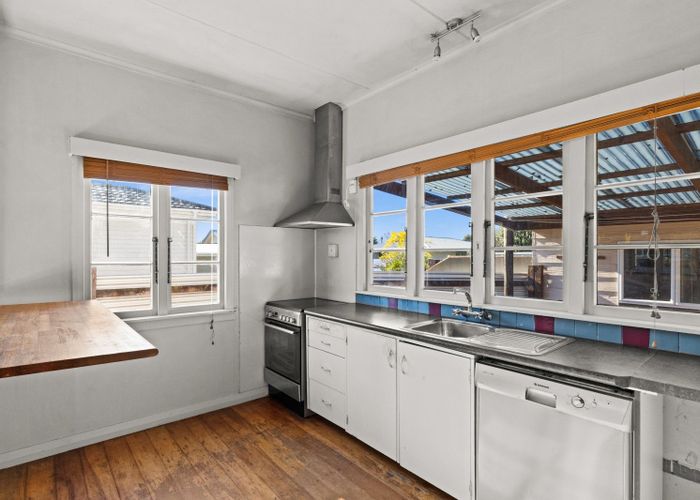  at 33 Avondale Road, Taradale, Napier, Hawke's Bay