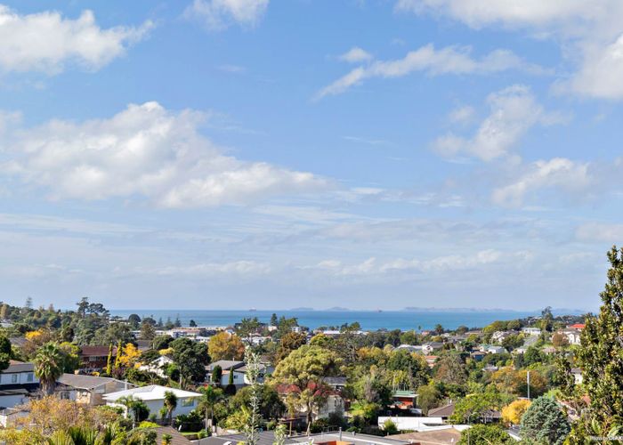  at 2/32 Montclair Rise, Browns Bay, Auckland