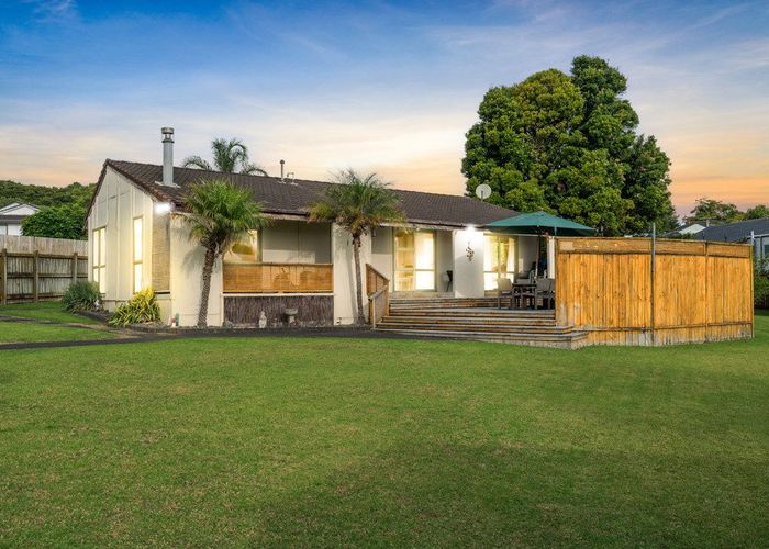  at 5 Aronia Way, Goodwood Heights, Auckland
