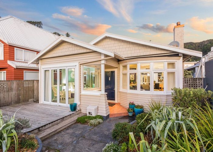  at 7 Marine Parade, Eastbourne, Lower Hutt, Wellington