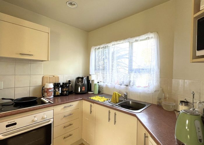  at 38A Aroha Ave, St Lukes, Auckland City, Auckland