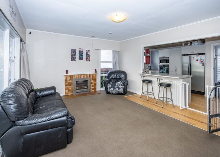  at 74 Vardon Road, St Andrews, Hamilton
