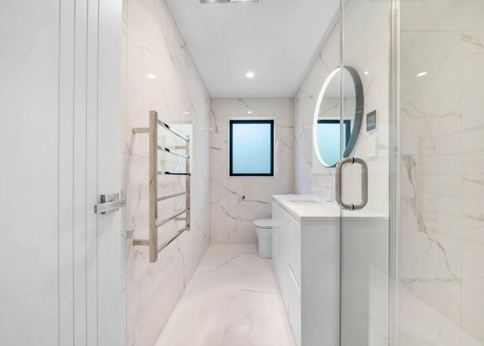  at 11a Banyan Drive, Totara Heights, Manukau City, Auckland