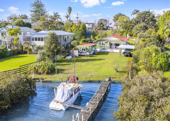  at 6 The Terrace, Herald Island, Auckland