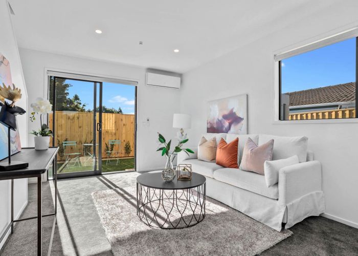  at 10/137 Tirimoana Road, Te Atatu South, Waitakere City, Auckland