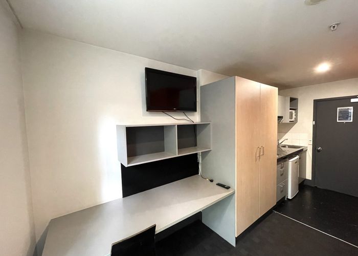  at 522/133 Beach Road, Auckland Central, Auckland