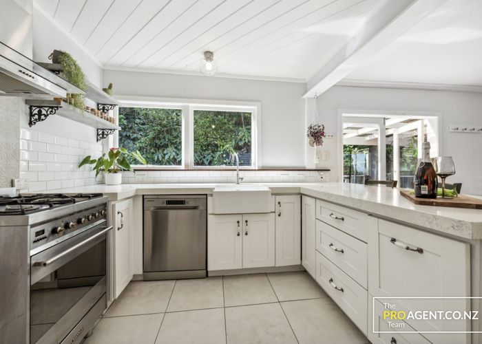  at 82 Warner Park Avenue, Laingholm, Auckland