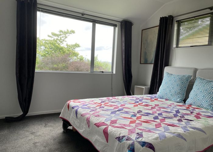  at 8 Phillip Avenue, Glen Eden, Auckland