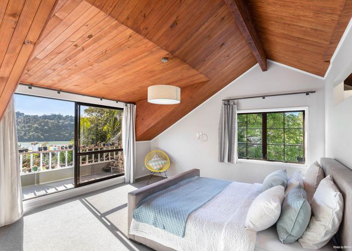  at 6 Standish Place, Bayview, Auckland