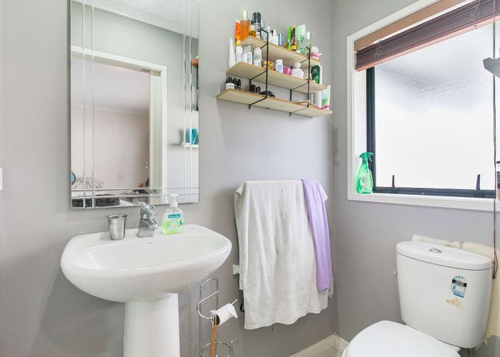  at 80 Riverton Drive, Randwick Park, Manukau City, Auckland