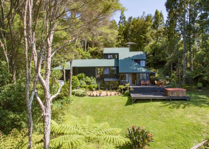  at 1 Janet Place, Laingholm, Auckland